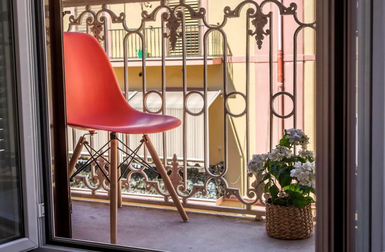 Aperture B&B Naples 3*,  Italy